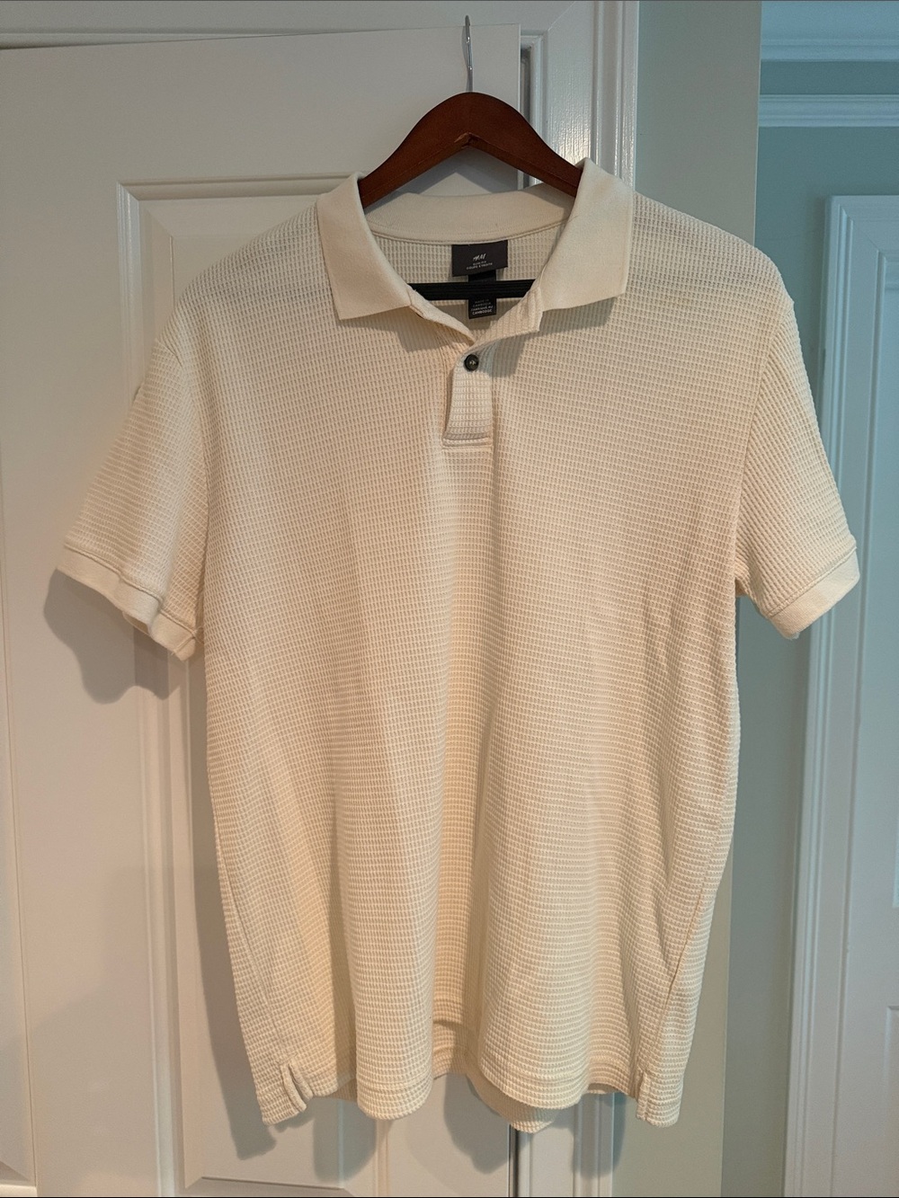 H&M Men's Cream Textured Waffle Polo